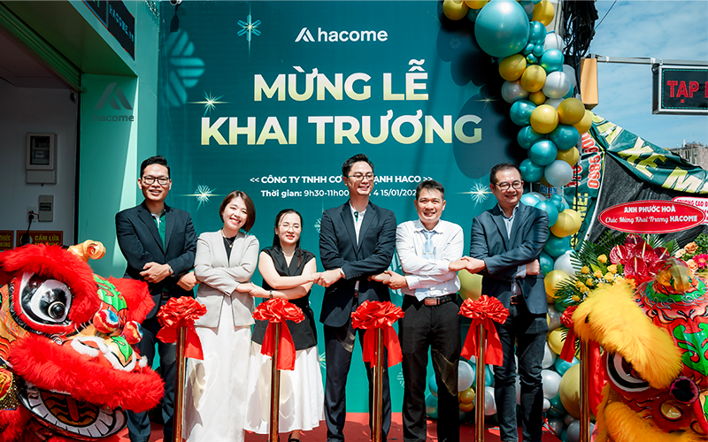 Hoàn thành nghi lễ cắt băng khánh thành 